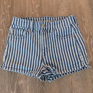 🍉American Eagle size 4 Striped Shorts - Stretchy
